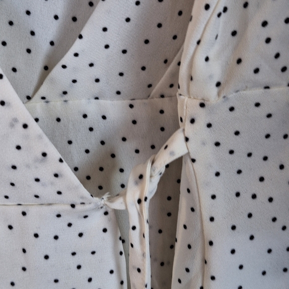 MadisonGrey Wrap Blouse Plus SzXL White Dotted Long Sleeve Peplum New W Tags - Picture 8 of 9